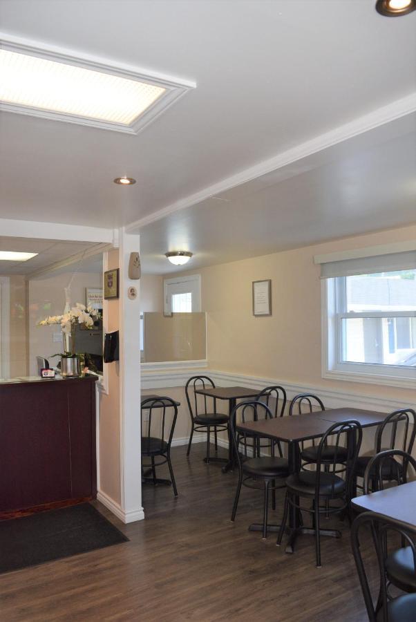 Knights Inn Arnprior Exterior foto