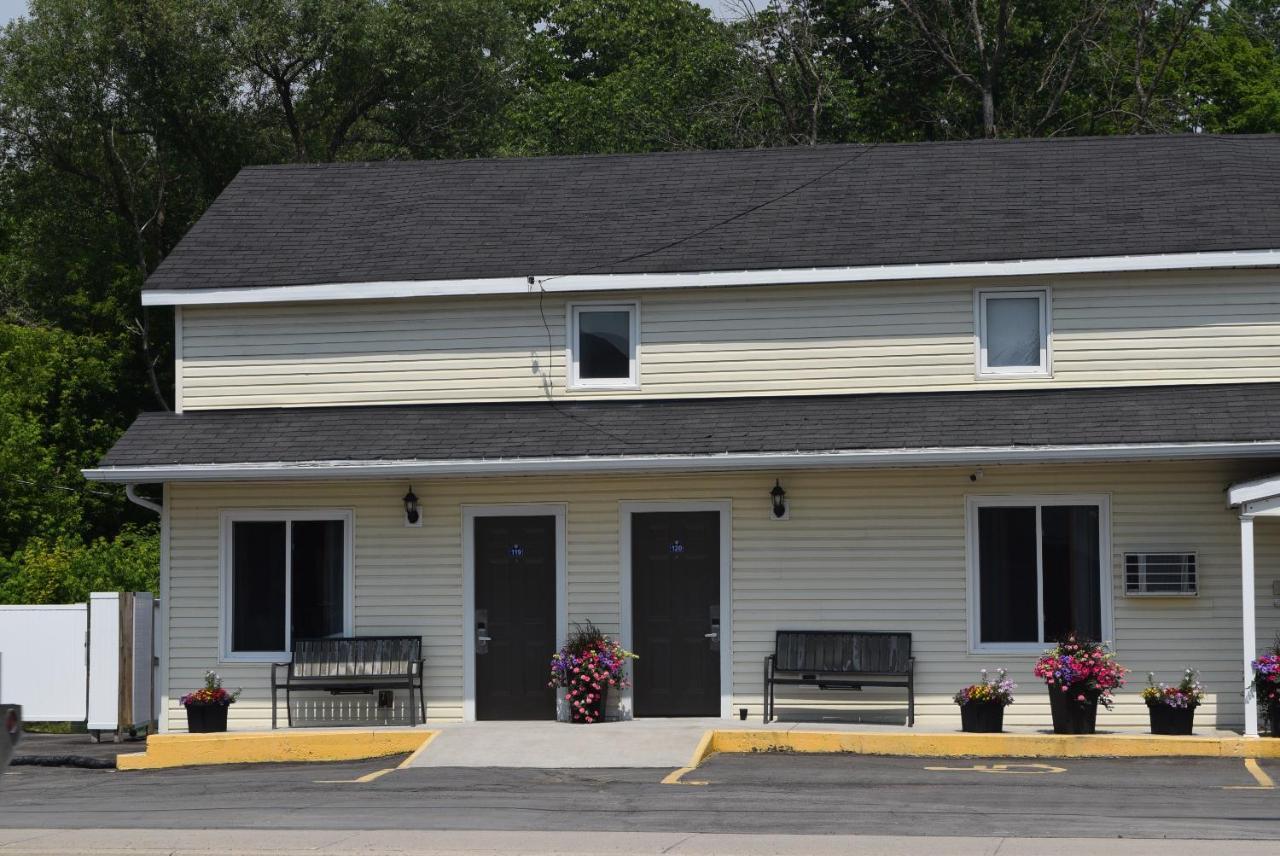 Knights Inn Arnprior Exterior foto