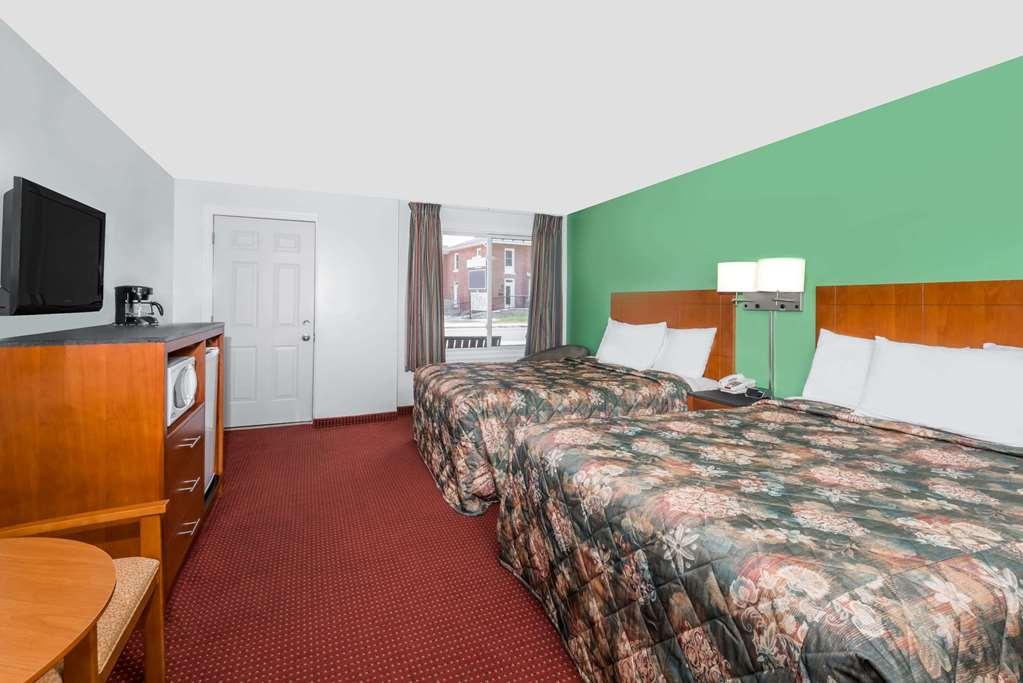 Knights Inn Arnprior Zimmer foto