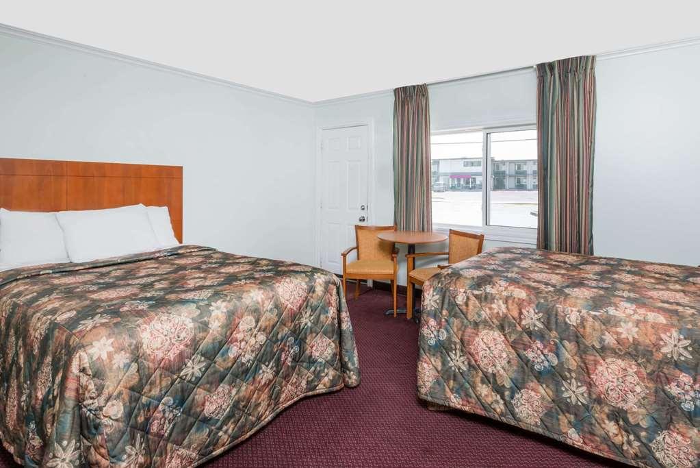 Knights Inn Arnprior Zimmer foto