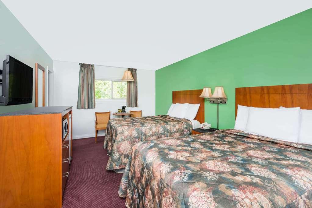Knights Inn Arnprior Zimmer foto