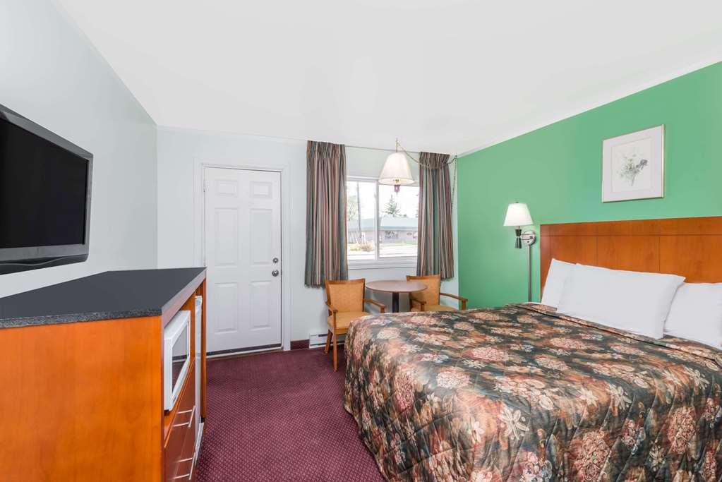 Knights Inn Arnprior Zimmer foto