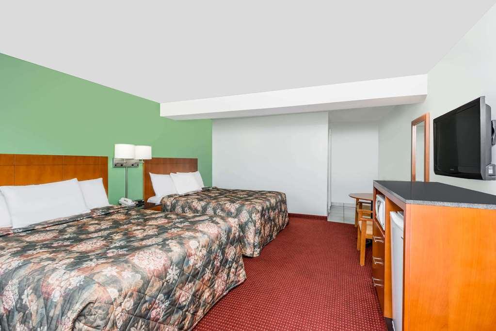 Knights Inn Arnprior Zimmer foto
